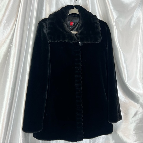 Retro faux fur coat in black - Picture 3 of 6